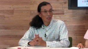 2015y12m17d_155920194